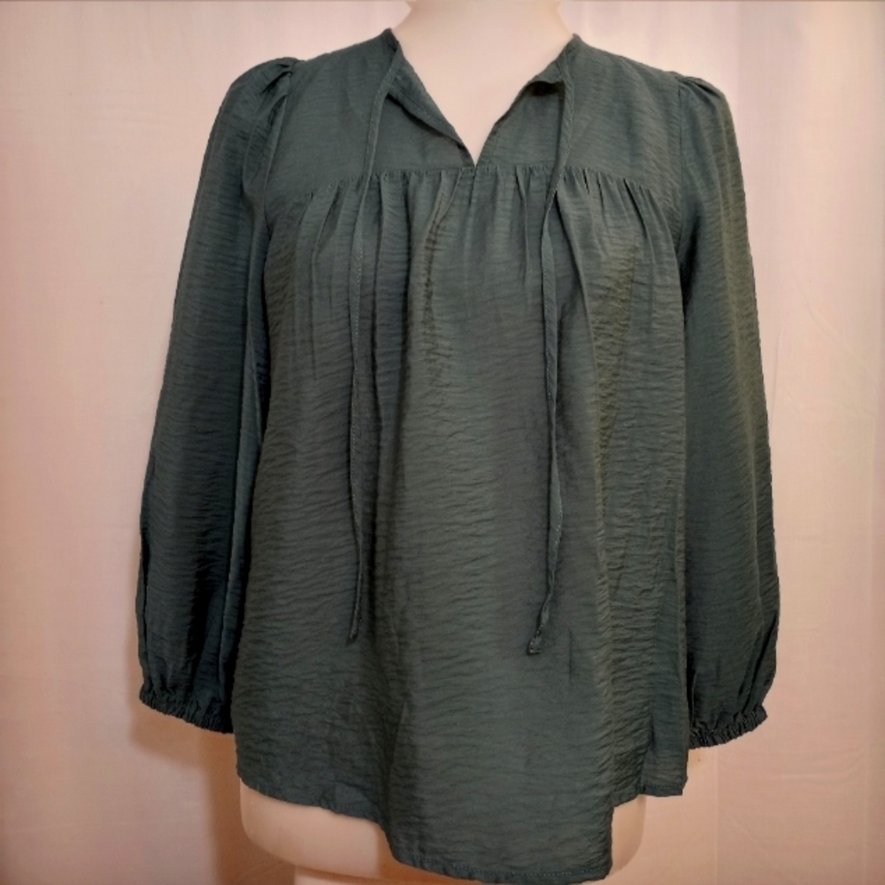 𝅺NEW a new day Size XS Green Peasant Top NWT